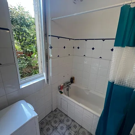 Partagé à Paris Apartament *